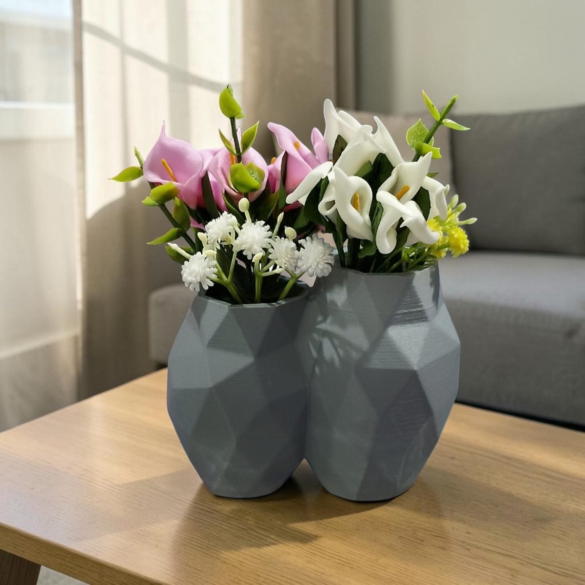 Vaso Low Poly Inseparável  Pequeno ( não acompanham as flores)