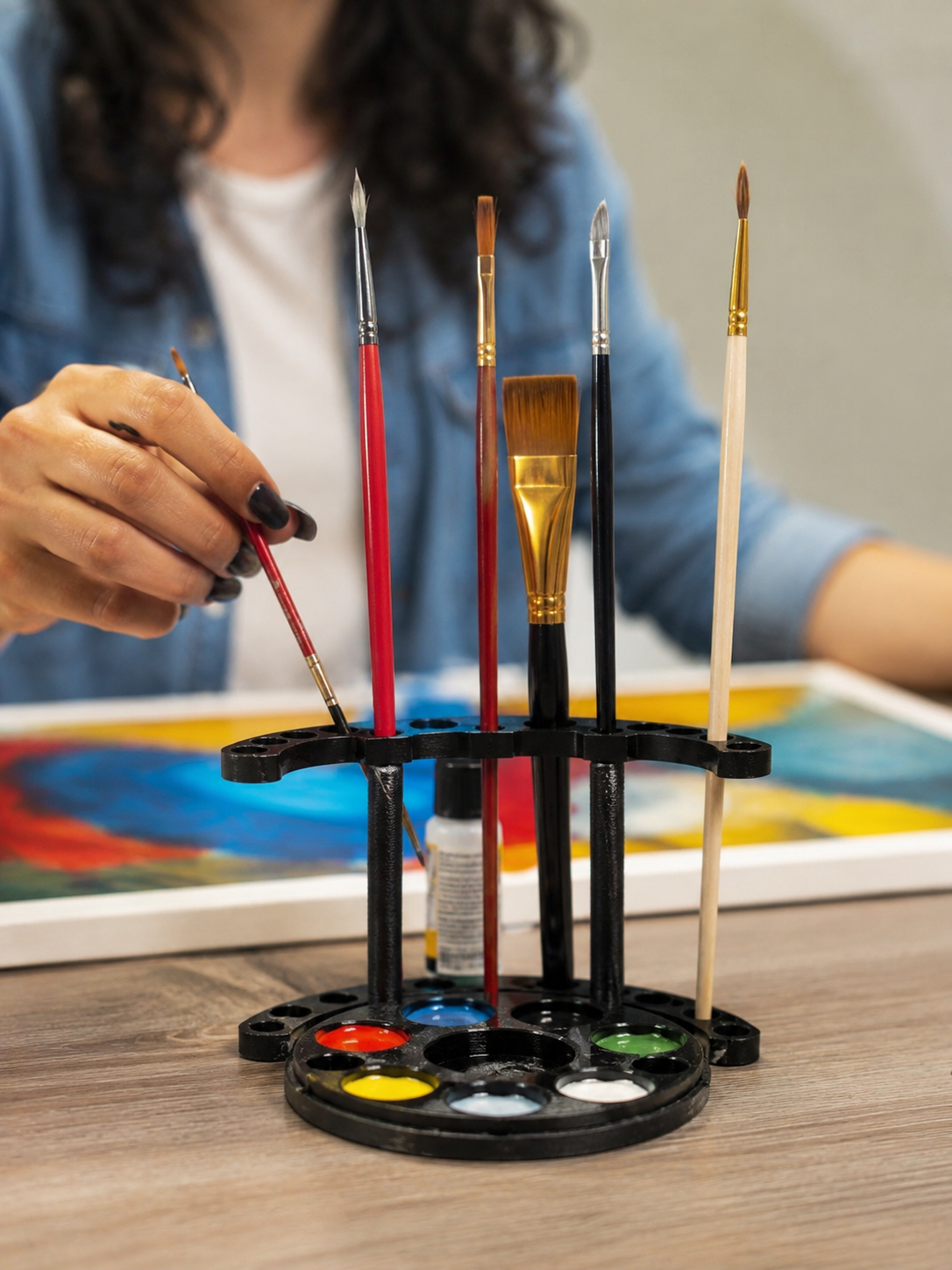 Suporte para pincéis e paleta de tintas